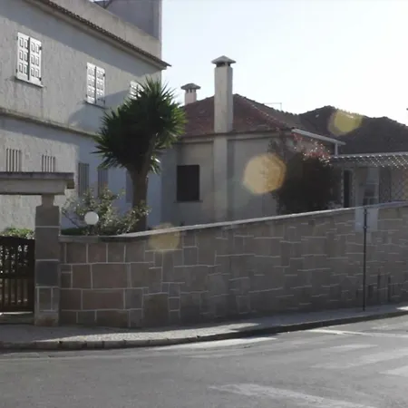 Casa Da Tauria 3* אנטוגויה דה באלייה