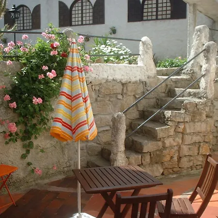 Casa Da Tauria בית הארחה אנטוגויה דה באלייה