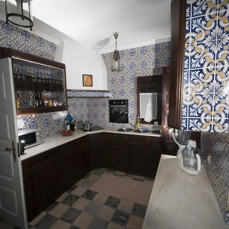 Casa Da Tauria בית הארחה אנטוגויה דה באלייה