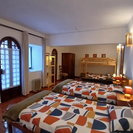 Casa Da Tauria בית הארחה אנטוגויה דה באלייה