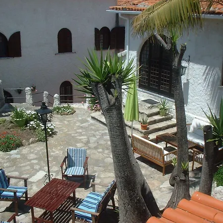 Casa Da Tauria בית הארחה